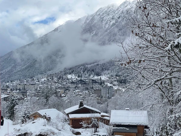 Image for Chamonix-Mont-Blanc n’autorise plus les nouvelles résidences secondaires sur la quasi-totalité de la commune, une première en France